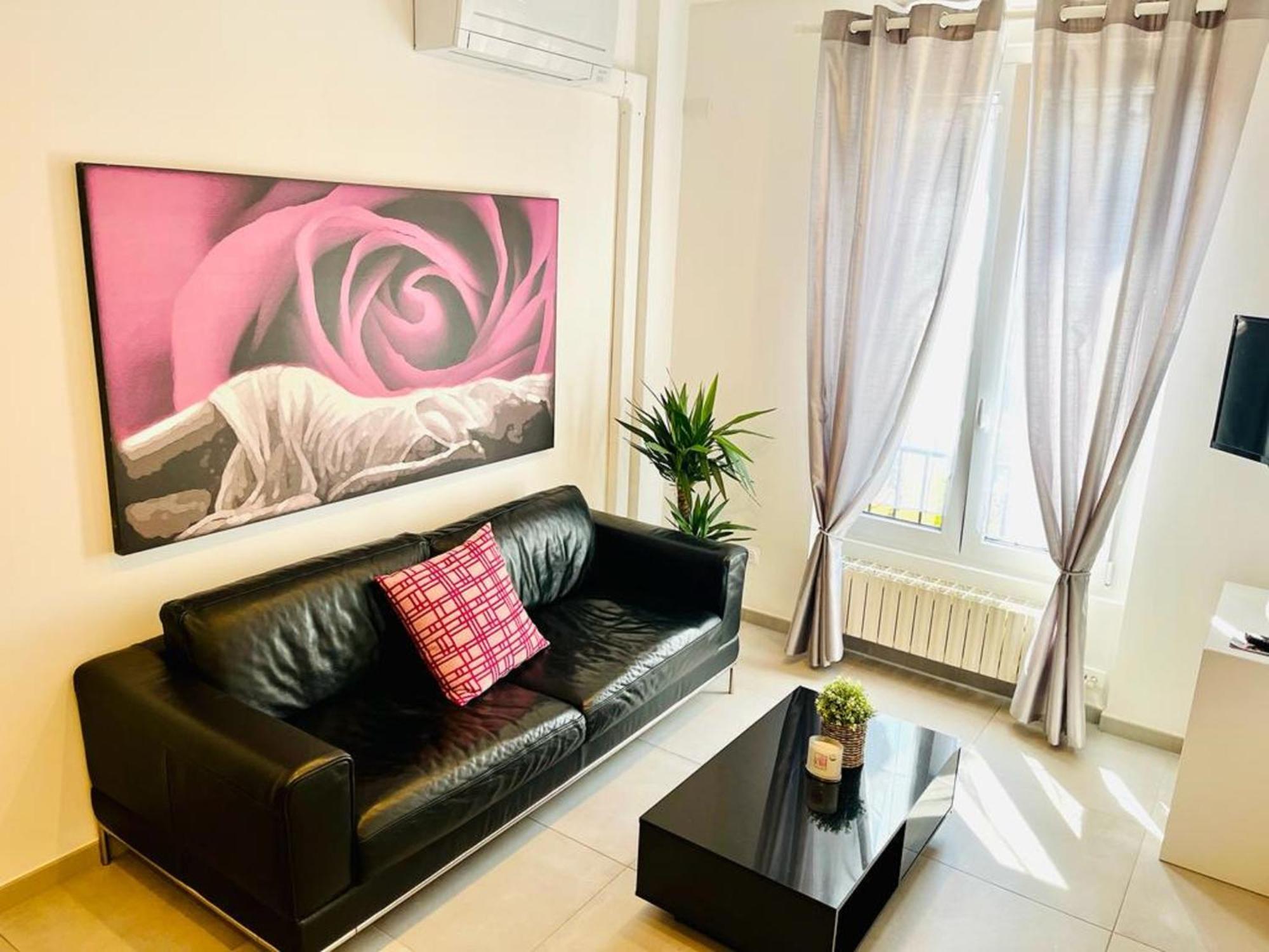 Nice Apartments In The Historic Center 베르바니아 외부 사진