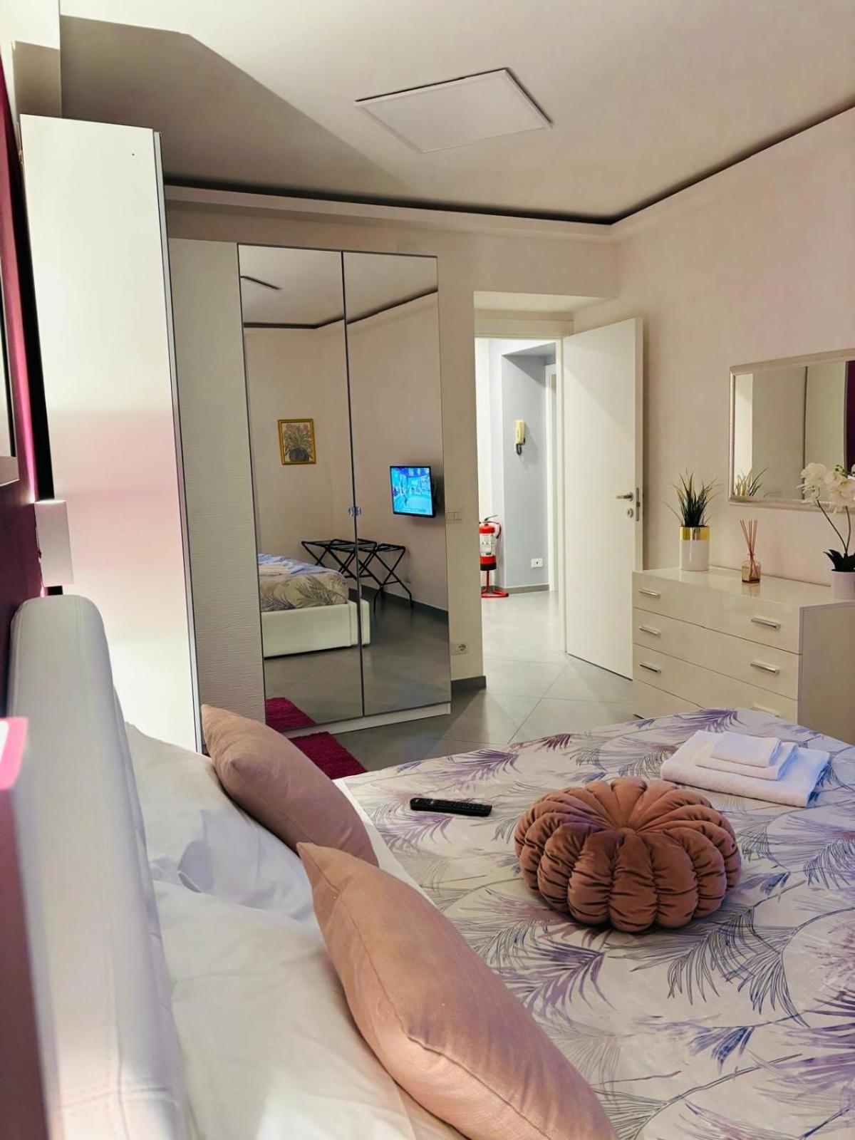 Nice Apartments In The Historic Center 베르바니아 외부 사진